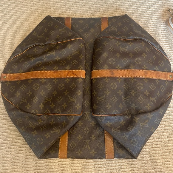Authentic LV Keepall Bandoulière 55 - Picture 7 of 17